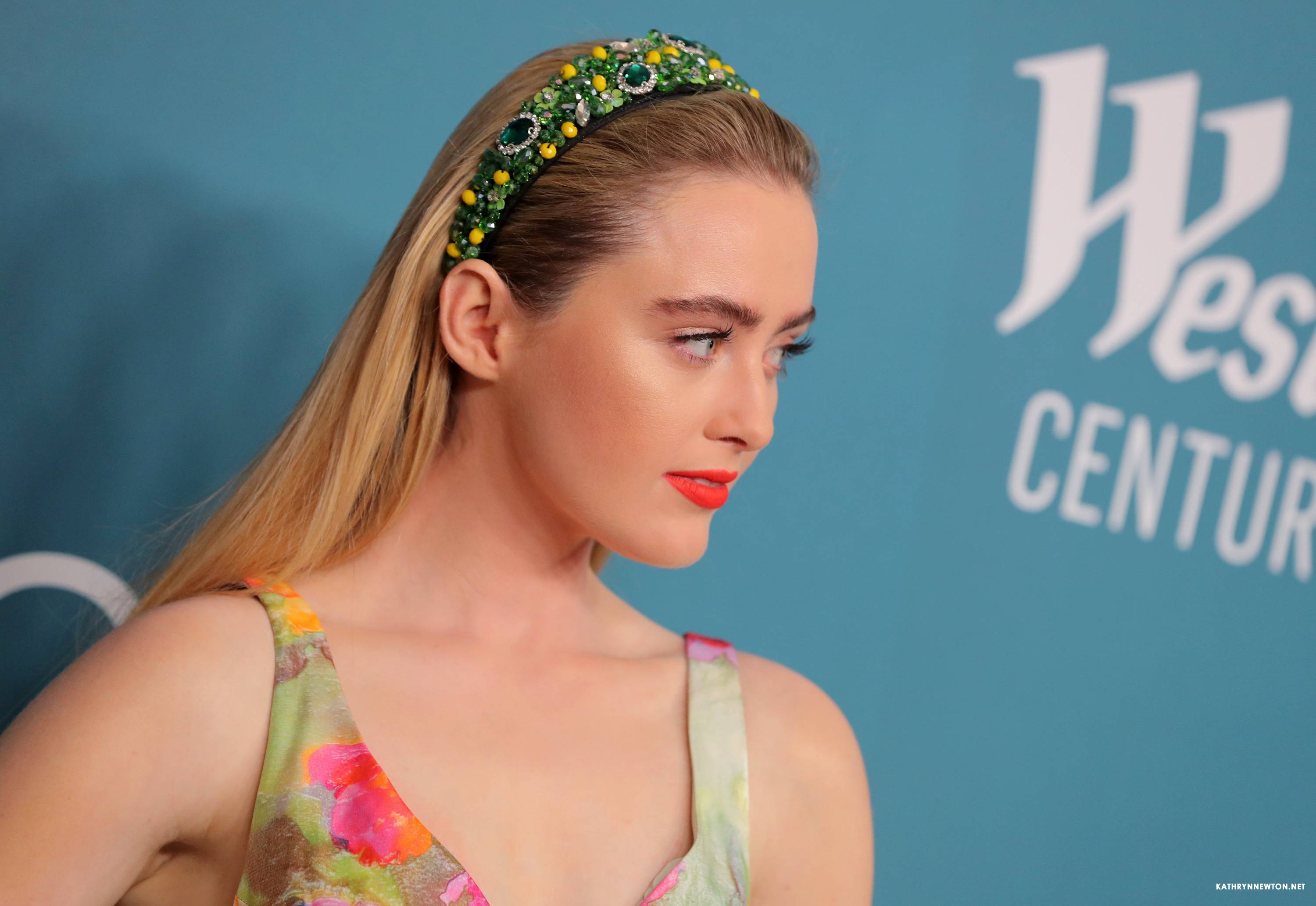 StarringKathrynNewton_CDGArrivals_0083.jpg