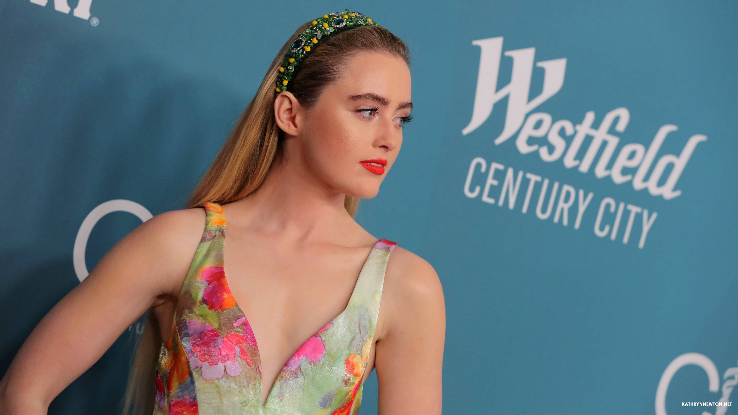 StarringKathrynNewton_CDGArrivals_0086.jpg StarringKathrynNewton_CDGArrivals_0086.jpg