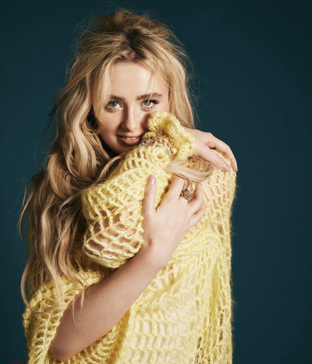 StarringKathrynNewton-002.jpg StarringKathrynNewton-002.jpg